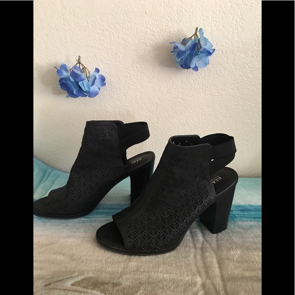 Kenneth Cole Reaction Kay Fly Stacked Heels Shoes - Picture 5 of 5